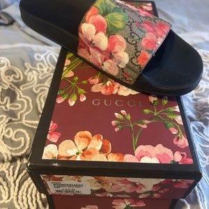 Gucci blossom slides